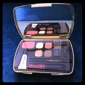 Bare minerals fired up palette